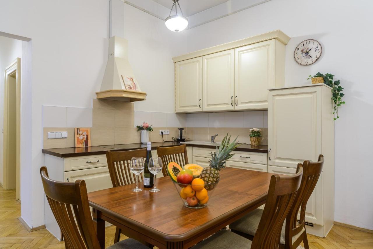 Апартаменти Superior Near Dlouha Street Прага