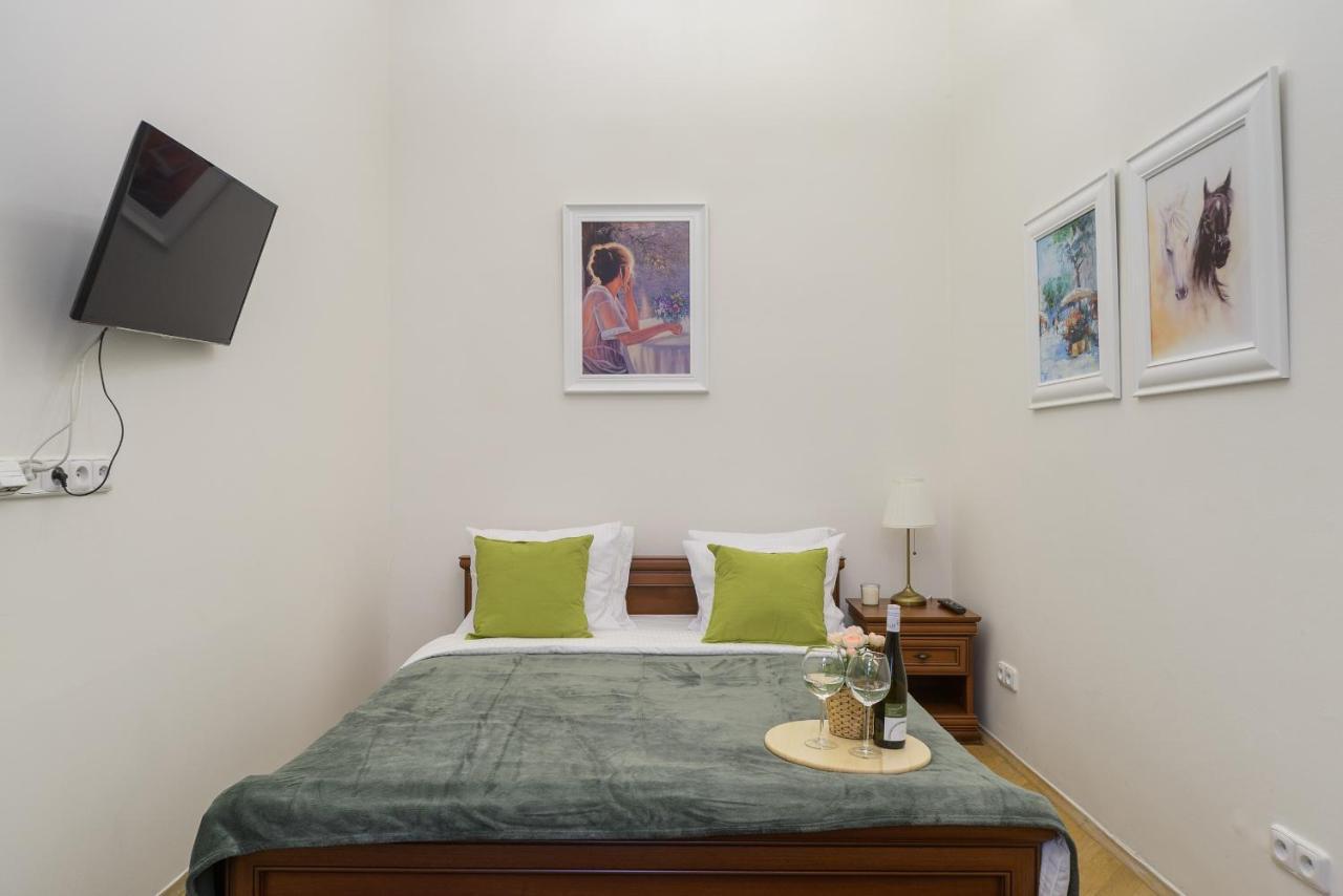 Апартаменти Superior Near Dlouha Street *
